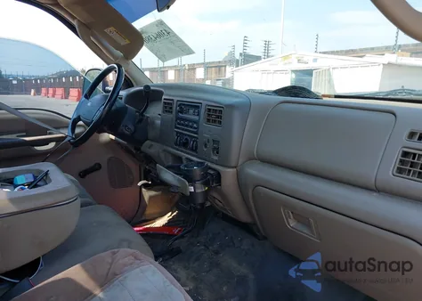 2004 Ford F-250 Xl/Xlt из США, поврежденный, VIN 1FTNF21L24EC69084